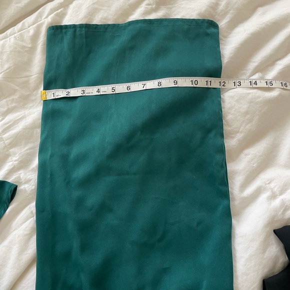 Lulu’s Emerald Green One Shoulder Jumpsuit | XS - Picture 9 of 11